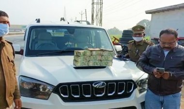 हापुड : चुनाव में कैश की आवाजाही पर पुलिस का शिकंजा , चेकिंग के दौरान उत्तराखंड नंबर की स्कॉर्पियो गाड़ी से बरामद हुई 34 लाख 70 हजार की रकम,