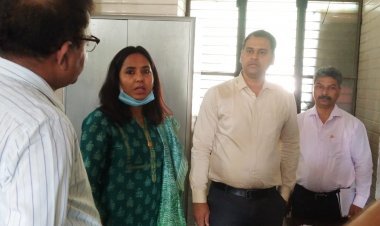 औचक निरीक्षण में खुली हापुड नगरपालिका की पोल, DM अनुज सिंह ने कड़ी नाराजगी जाहिर कर की निलंबन की संस्तुति